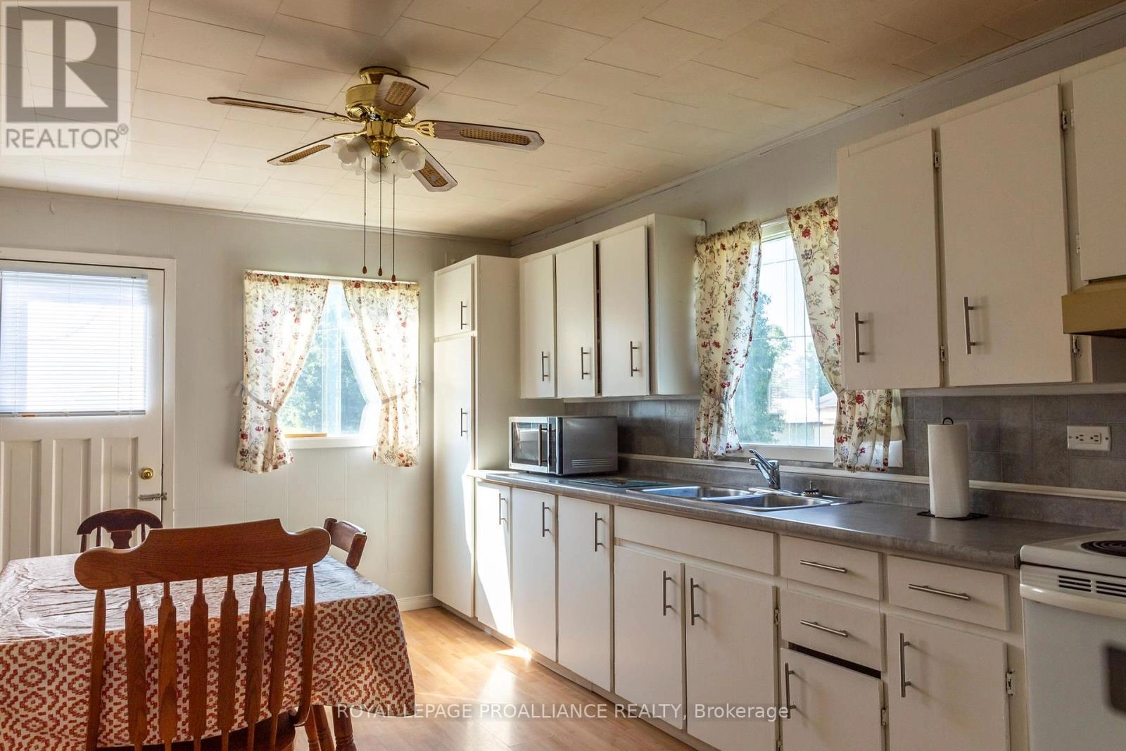 4 Tall Pine Road, Addington Highlands, Ontario  K0H 2G0 - Photo 3 - X12311248
