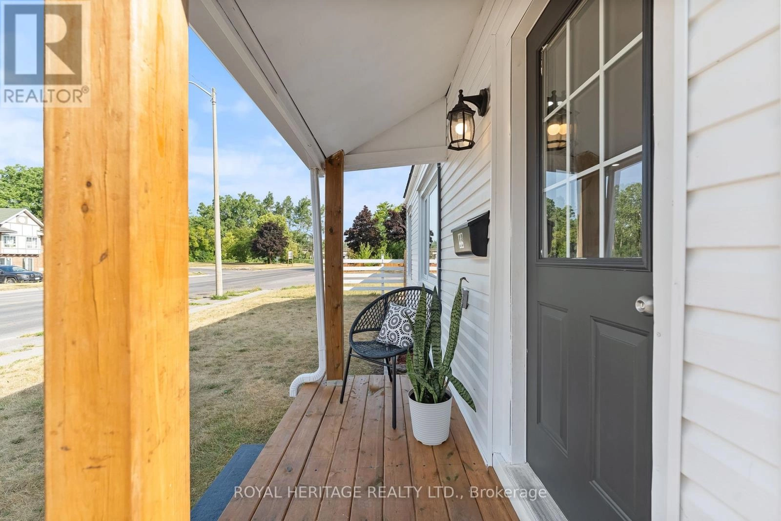 13 Trenton Street, Quinte West, Ontario  K8V 4N1 - Photo 3 - X12311901