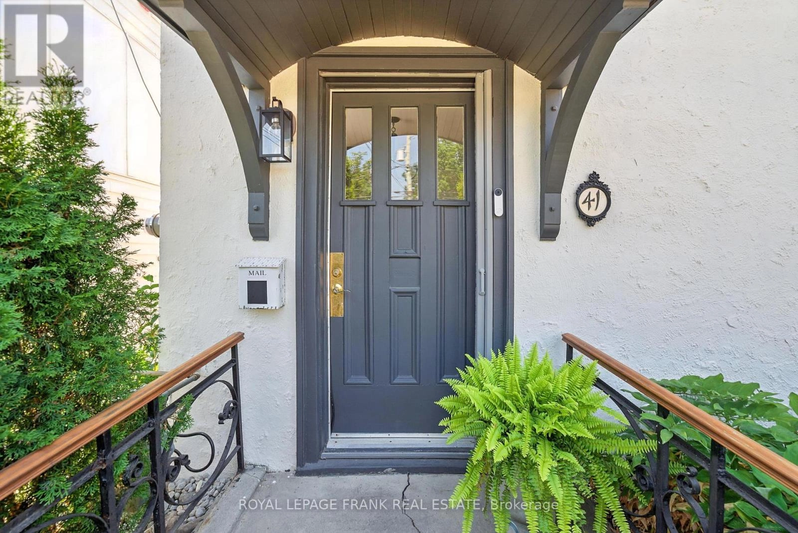 41 Sussex Street N, Kawartha Lakes, Ontario  K9V 4H6 - Photo 3 - X12312954