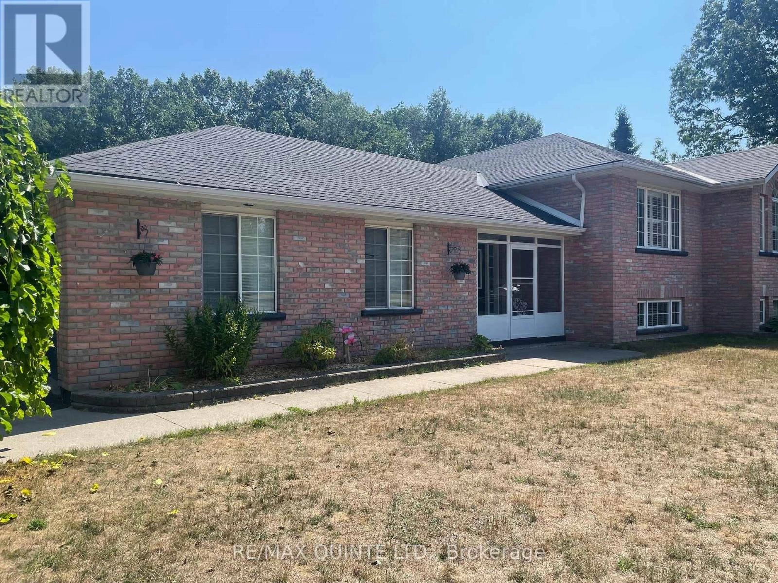 65 Glenburnie Drive, Quinte West, Ontario  K8V 5P4 - Photo 2 - X12313619