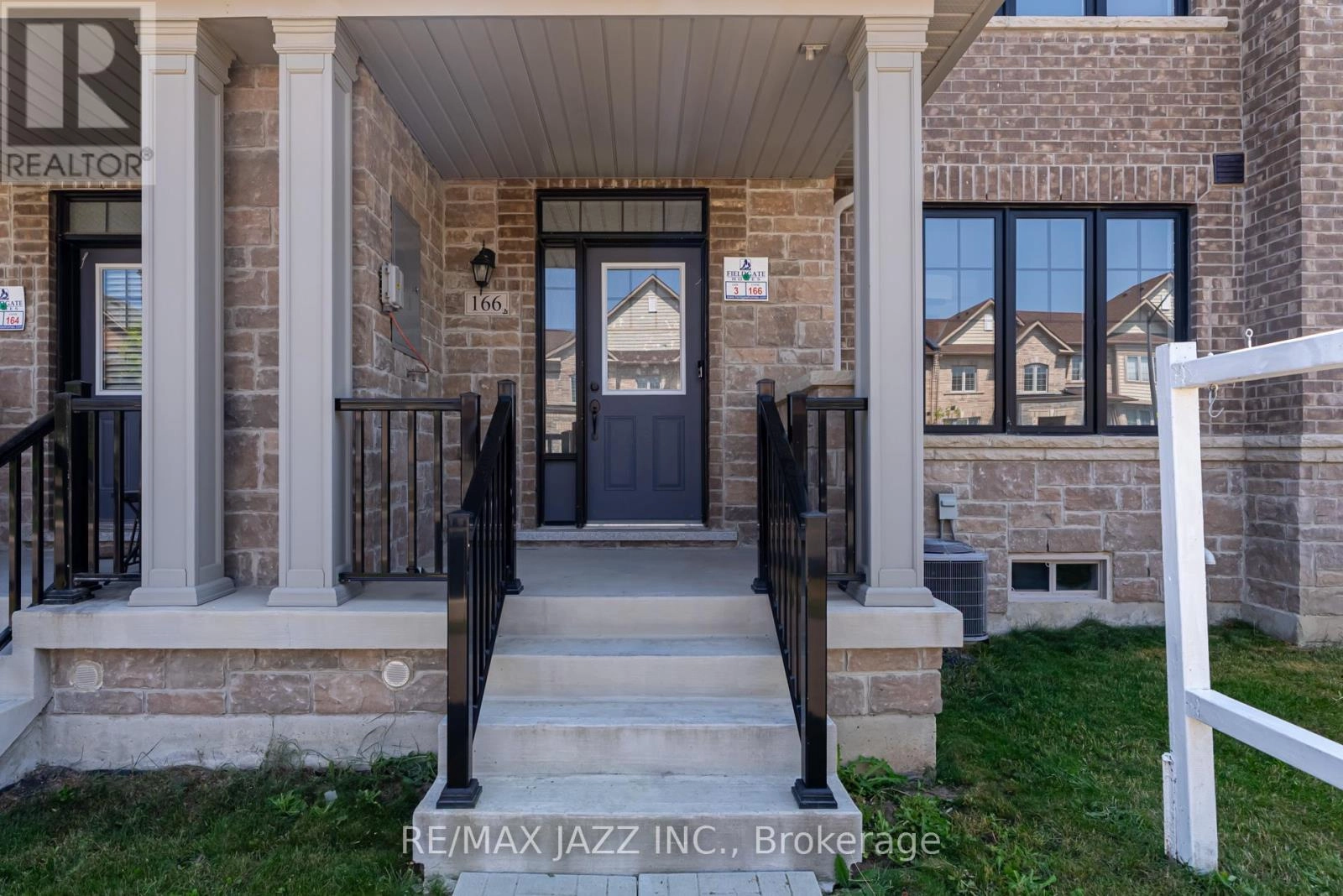166 Coronation Road, Whitby, Ontario  L1P 0H5 - Photo 3 - E12313678