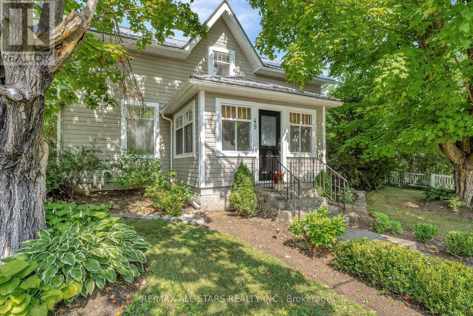 49 John Street, Kawartha Lakes, Ontario  K0M 1N0 - Photo 1 - X12314733