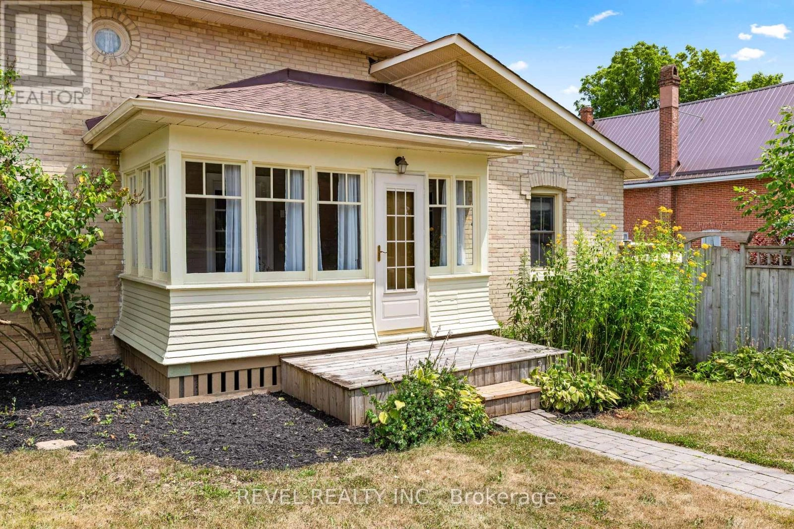 41 Francis Street, Kawartha Lakes, Ontario  K9V 3S2 - Photo 3 - X12314936