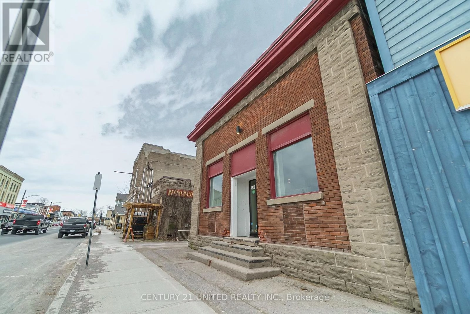 25 Queen Street, Selwyn, Ontario  K0L 2H0 - Photo 2 - X12315517