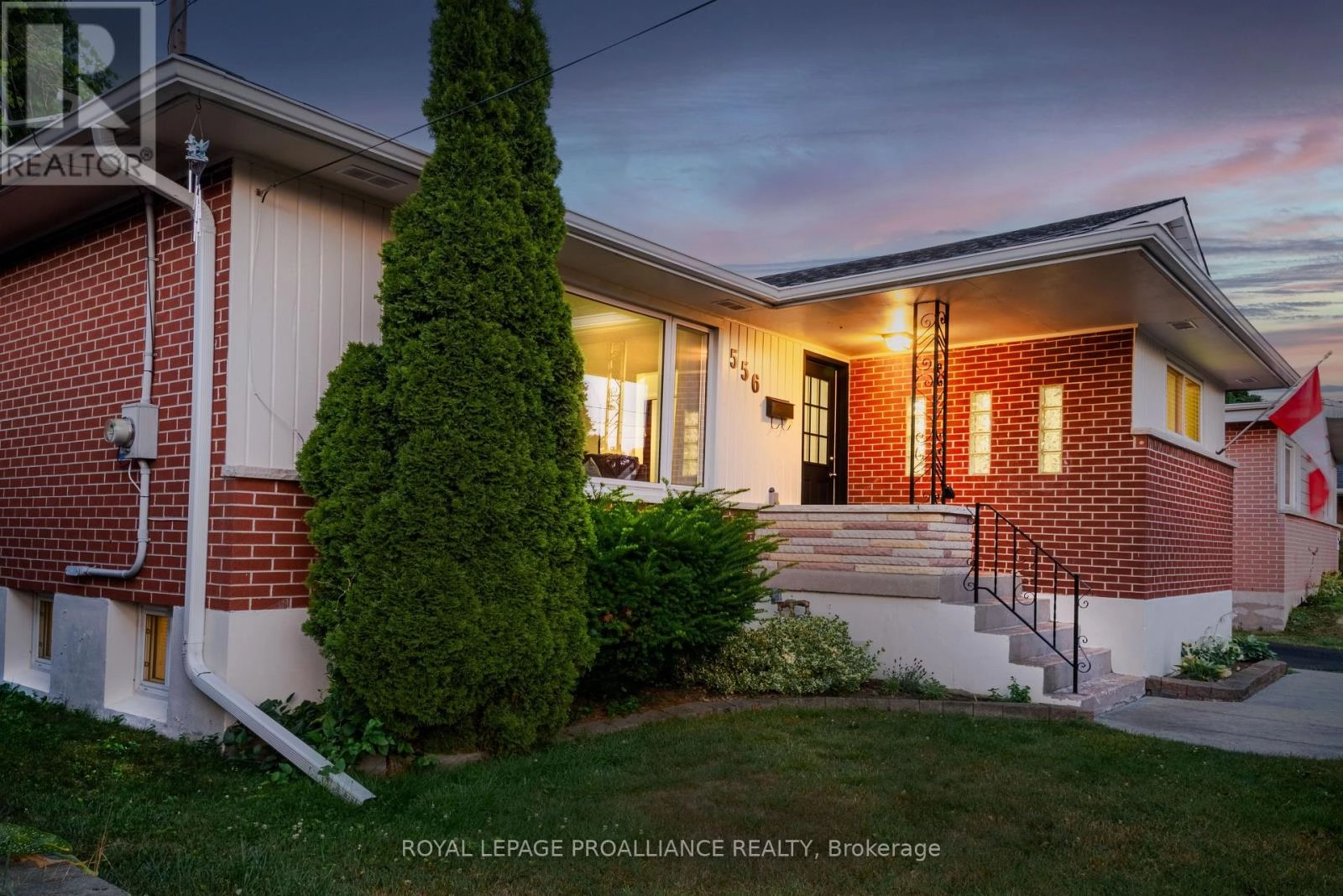 556 Sinclair Street, Cobourg, Ontario  K9A 2Y7 - Photo 1 - X12315987