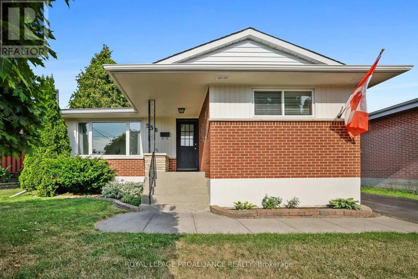 556 Sinclair Street, Cobourg, Ontario  K9A 2Y7 - Photo 2 - X12315987