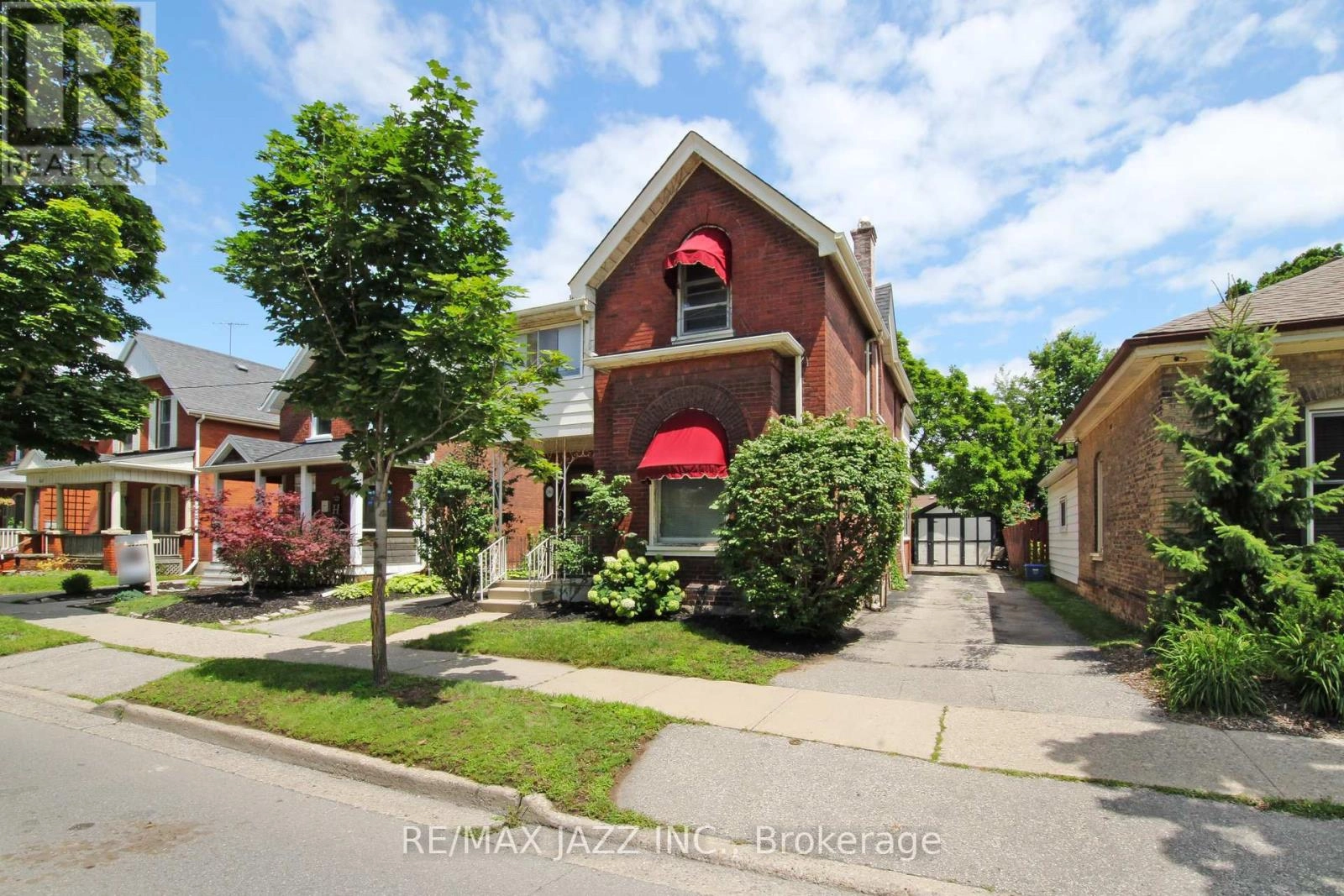 243 Brant Avenue, Brantford, Ontario  N3T 3J4 - Photo 1 - X12316297