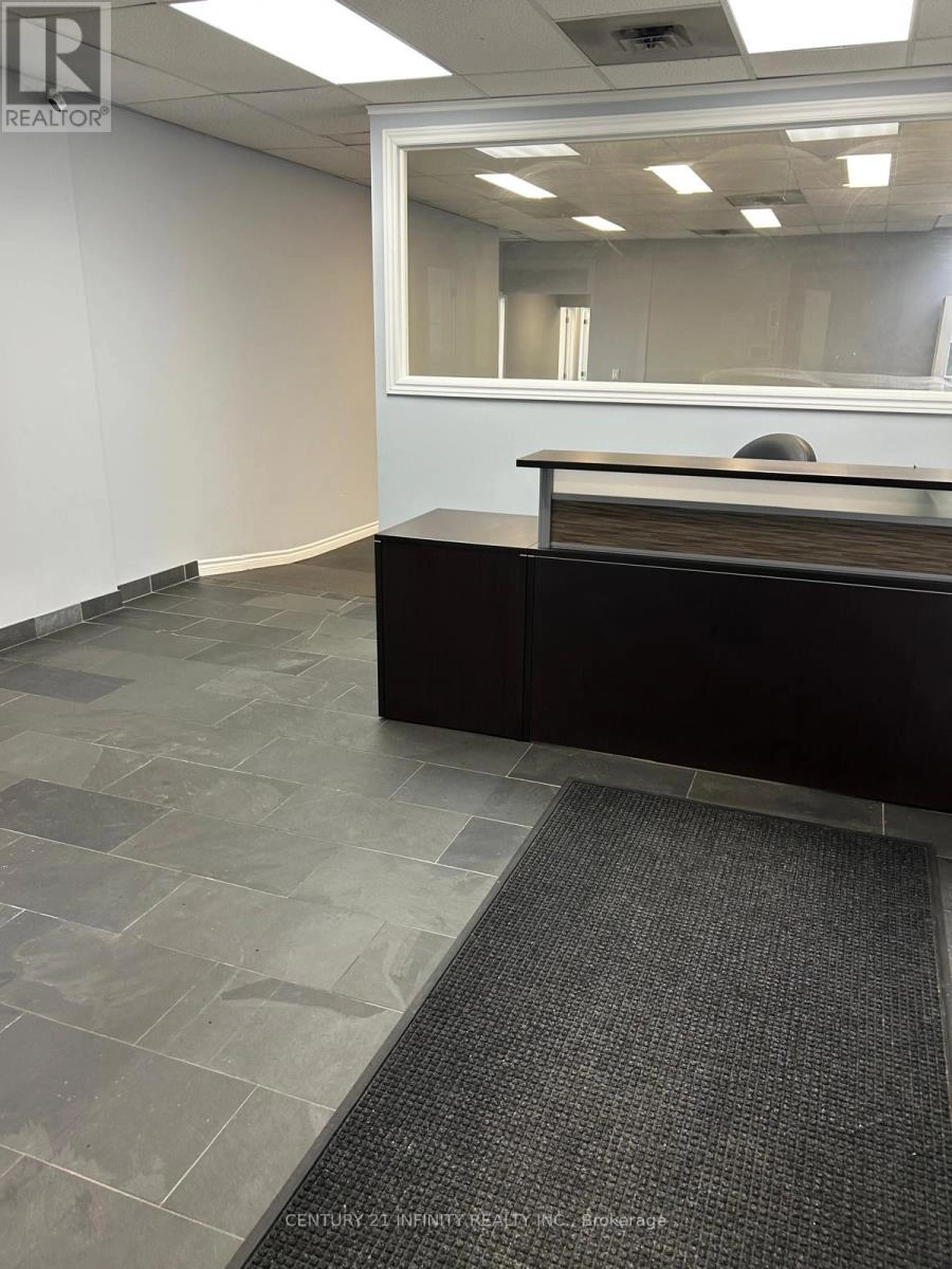 209 - 323 Kerr Street, Oakville, Ontario  L6K 3B6 - Photo 2 - W12317418