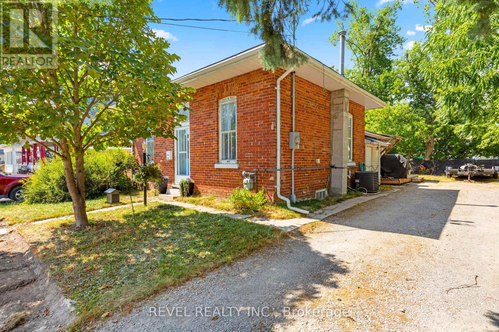 102 King Street, Kawartha Lakes, Ontario  K9V 1C9 - Photo 3 - X12317648