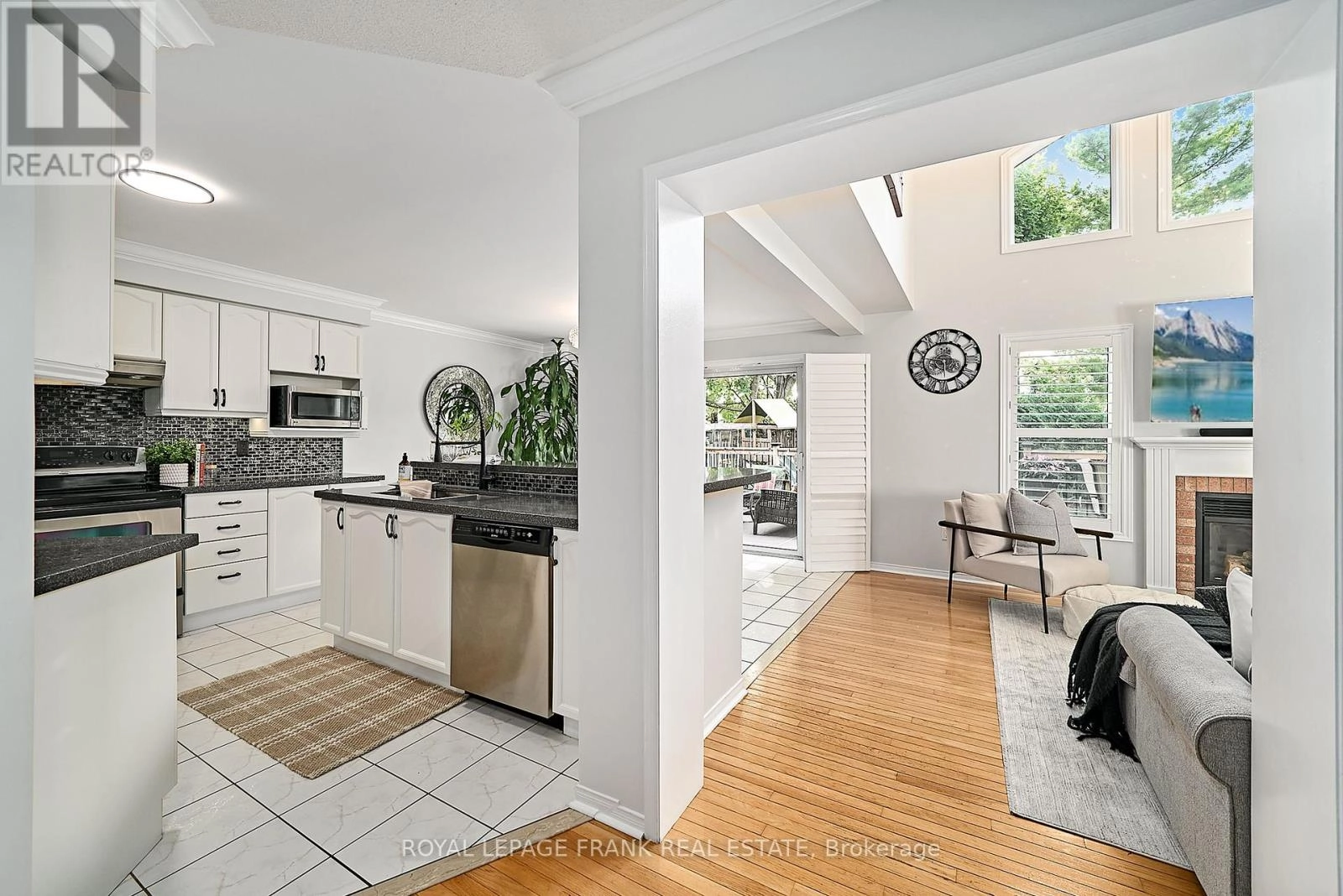 54 Gartshore Drive, Whitby, Ontario L1P 1N6 - Photo 13 - E12318304