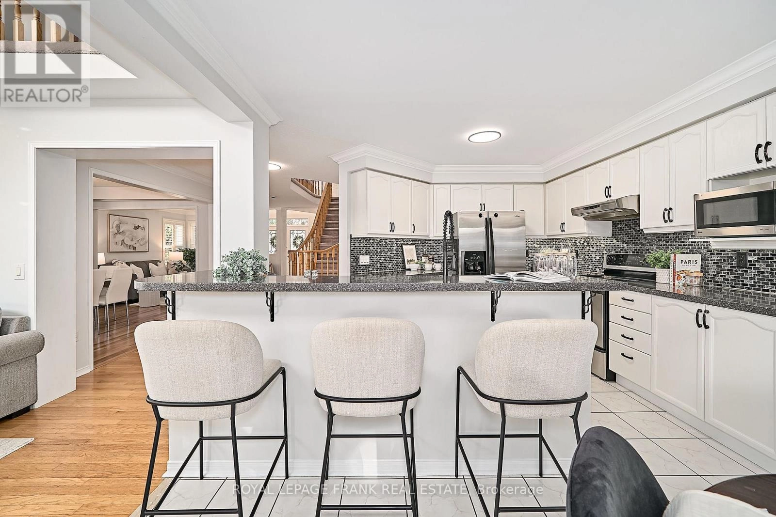 54 Gartshore Drive, Whitby, Ontario L1P 1N6 - Photo 14 - E12318304