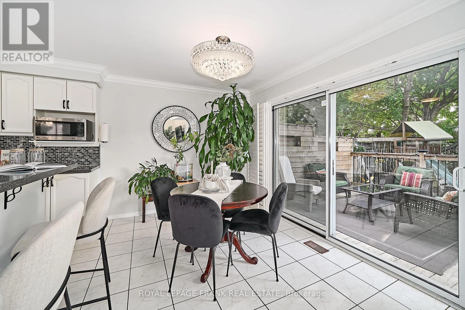 54 Gartshore Drive, Whitby, Ontario L1P 1N6 - Photo 19 - E12318304