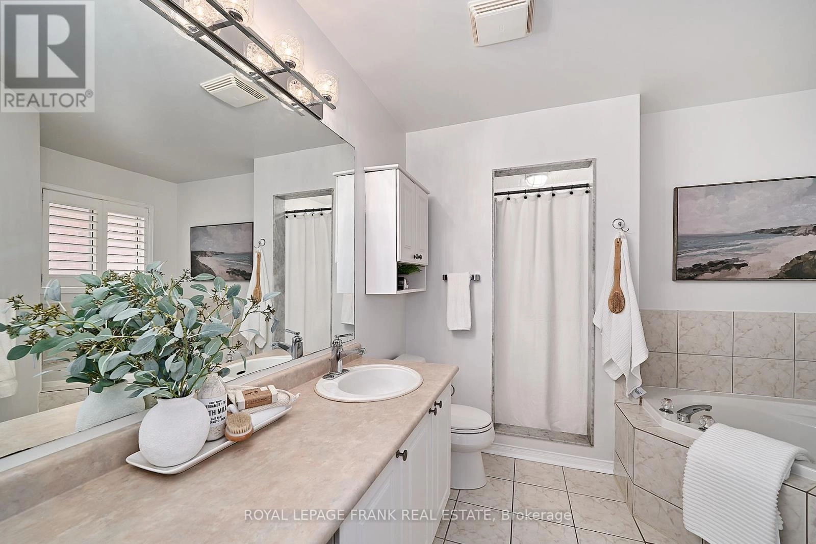 54 Gartshore Drive, Whitby, Ontario L1P 1N6 - Photo 25 - E12318304