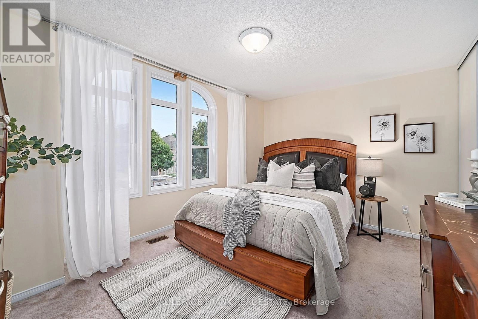 54 Gartshore Drive, Whitby, Ontario L1P 1N6 - Photo 26 - E12318304