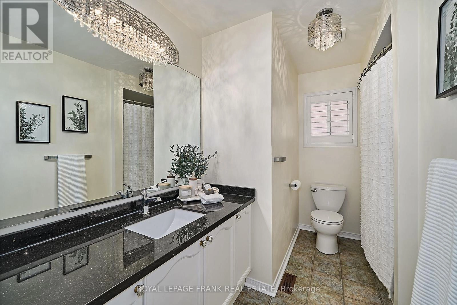 54 Gartshore Drive, Whitby, Ontario L1P 1N6 - Photo 29 - E12318304