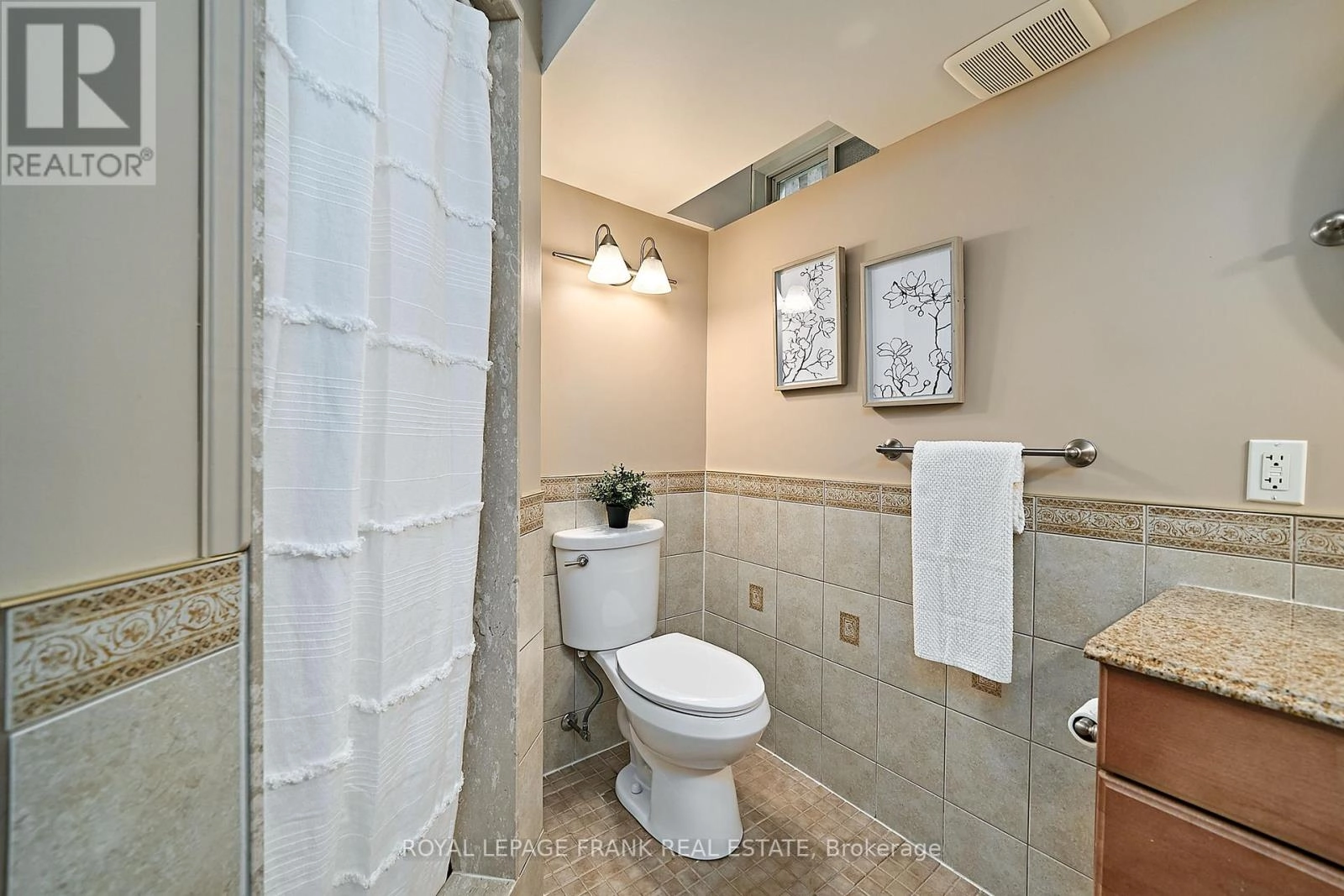 54 Gartshore Drive, Whitby, Ontario L1P 1N6 - Photo 36 - E12318304