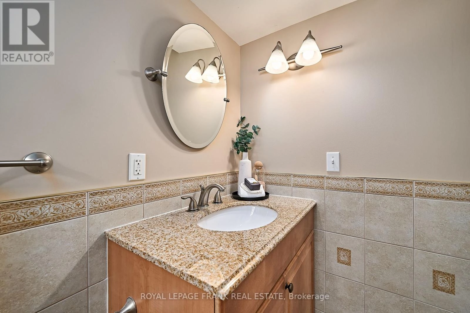 54 Gartshore Drive, Whitby, Ontario L1P 1N6 - Photo 37 - E12318304