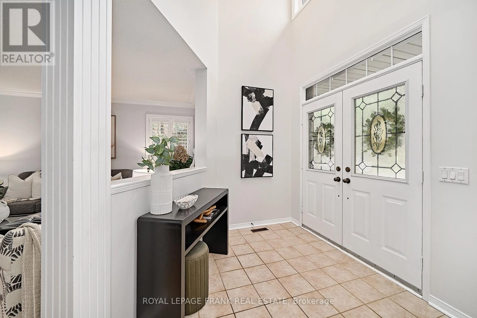 54 Gartshore Drive, Whitby, Ontario L1P 1N6 - Photo 4 - E12318304