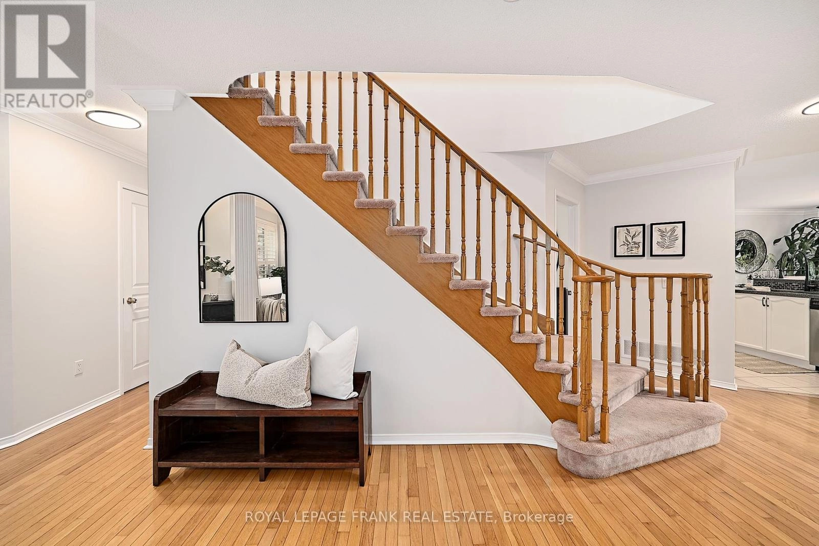 54 Gartshore Drive, Whitby, Ontario L1P 1N6 - Photo 5 - E12318304