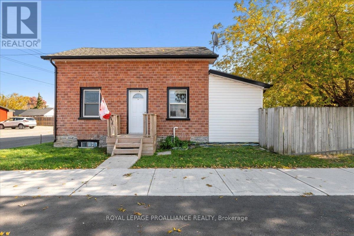 374 Main Street, Prince Edward County, Ontario  K0K 2T0 - Photo 1 - X12318933