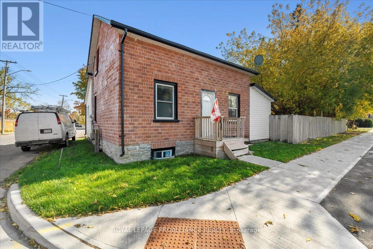 374 Main Street, Prince Edward County, Ontario  K0K 2T0 - Photo 2 - X12318933