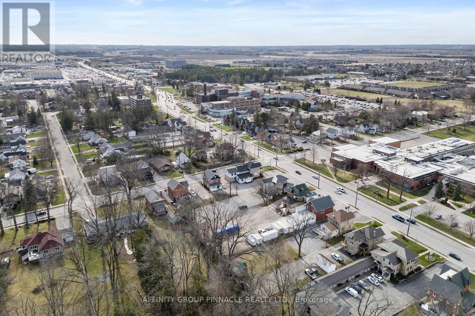 255 Kent Street W, Kawartha Lakes, Ontario  K9V 2Z4 - Photo 1 - X12105188