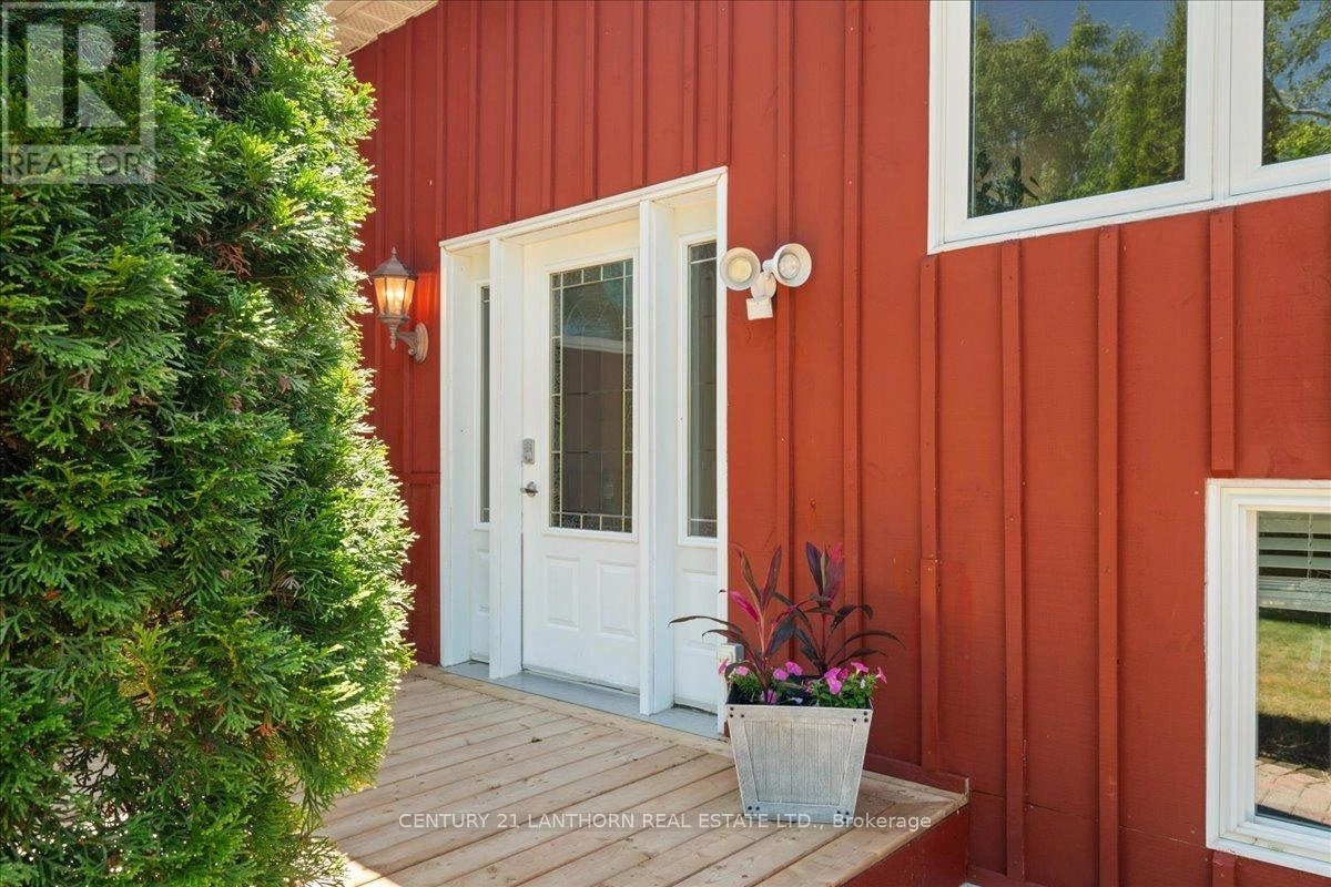 1207 Shannon Road, Prince Edward County, Ontario  K0K 2T0 - Photo 3 - X12320117