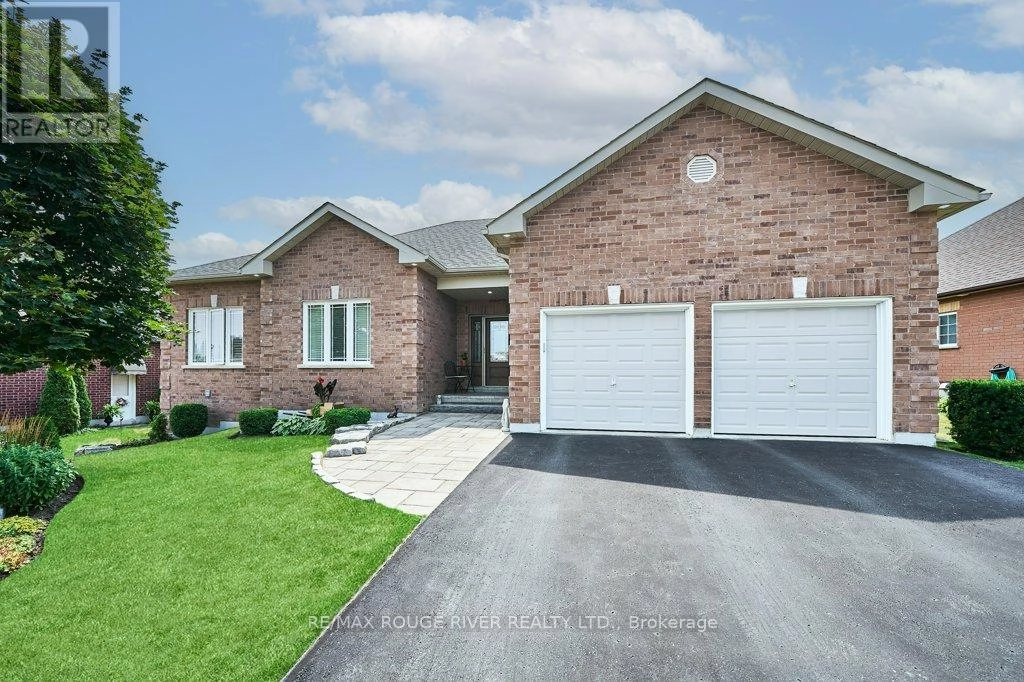 122 Southcrest Drive, Kawartha Lakes, Ontario  L9L 1B6 - Photo 2 - X12321213