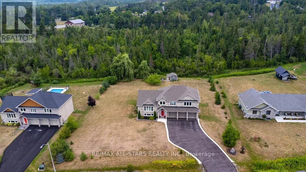 15 Rustlewood Avenue, Kawartha Lakes, Ontario  L0A 1A0 - Photo 3 - X12324095