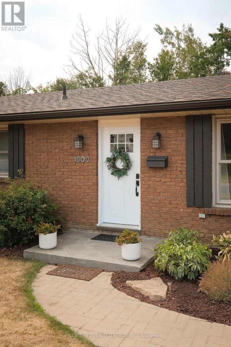 1600 Redwood Drive, Peterborough West, Ontario  K9K 1B4 - Photo 3 - X12324138