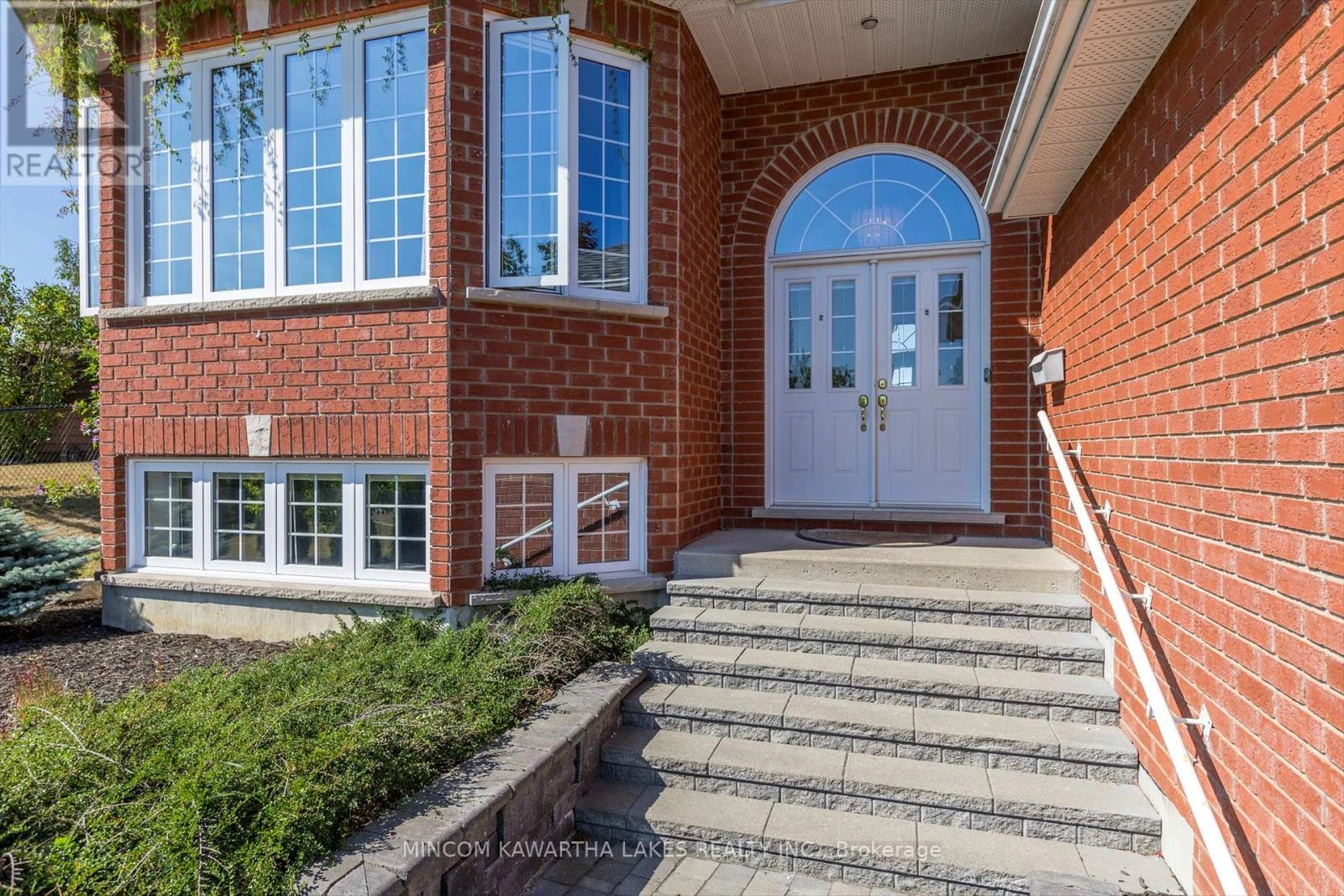 2301 Sumac Street, Peterborough West, Ontario  K9K 2J9 - Photo 3 - X12324598