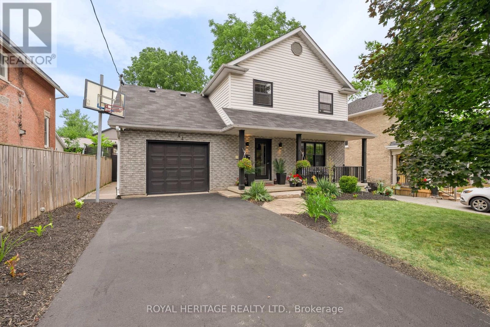 44 Regent Street, Kawartha Lakes, Ontario  K9V 3V2 - Photo 1 - X12324609