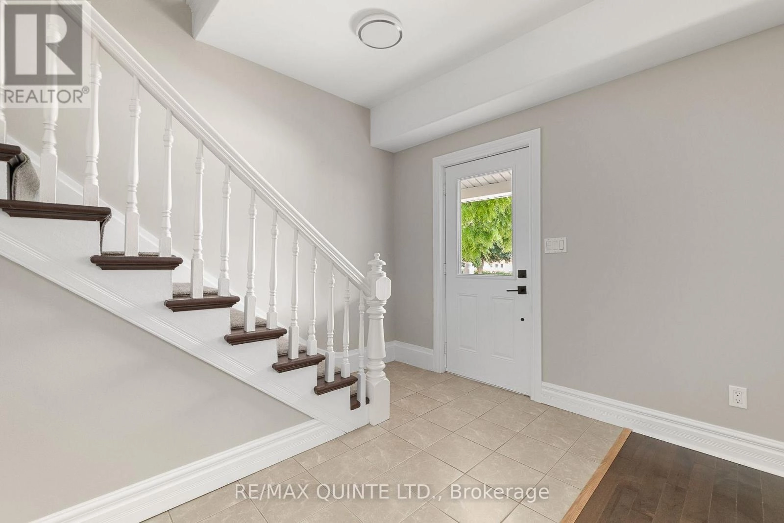 14 Elm Street, Prince Edward County, Ontario  K0K 2T0 - Photo 3 - X12325033