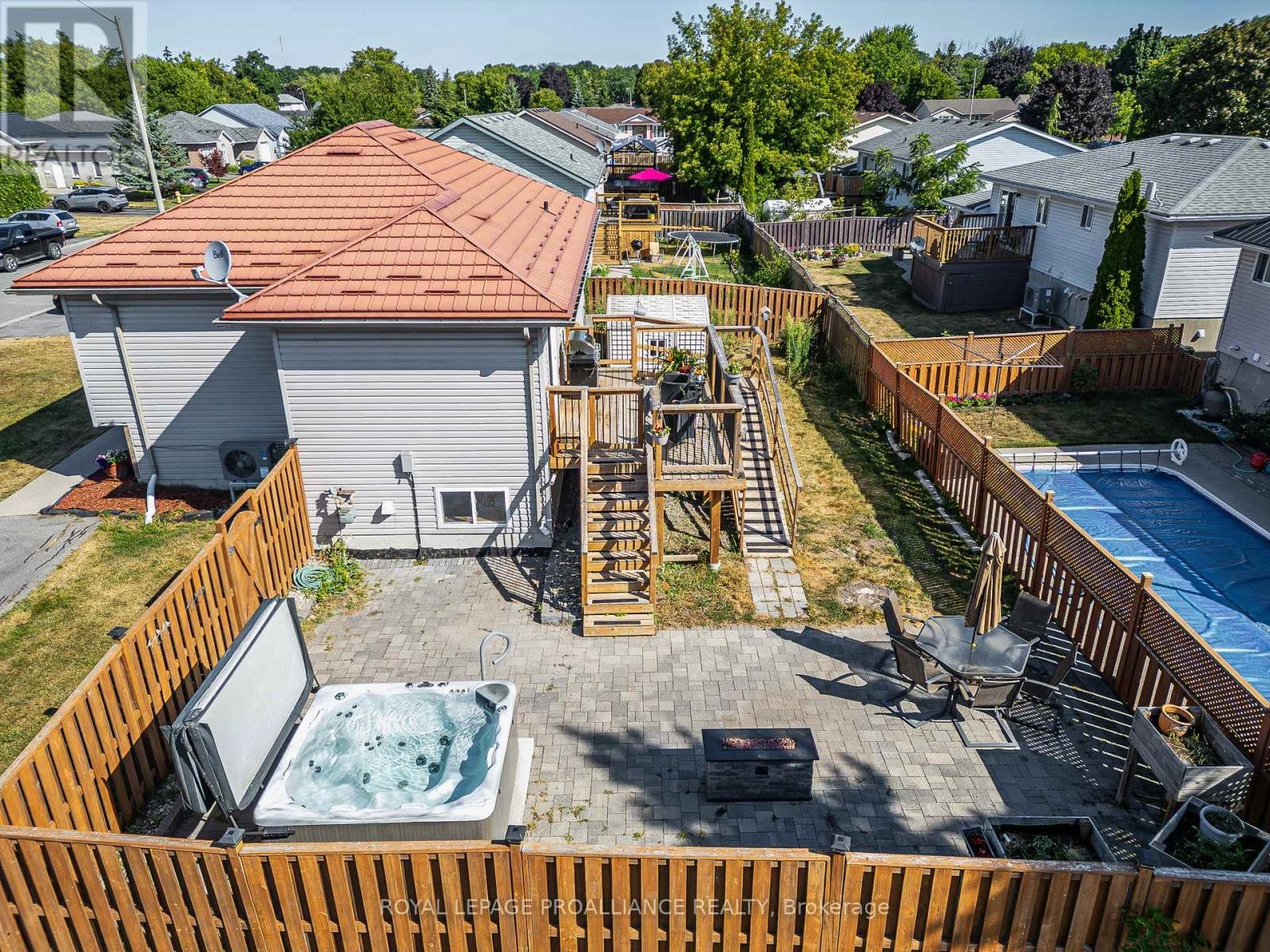 11 Jason Crescent, Quinte West, Ontario  K8V 6V1 - Photo 3 - X12325265