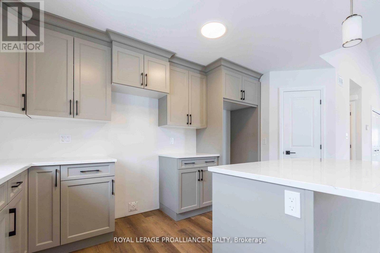 74 Stirling Crescent, Prince Edward County, Ontario K0K 2T0 - Photo 10 - X12325973