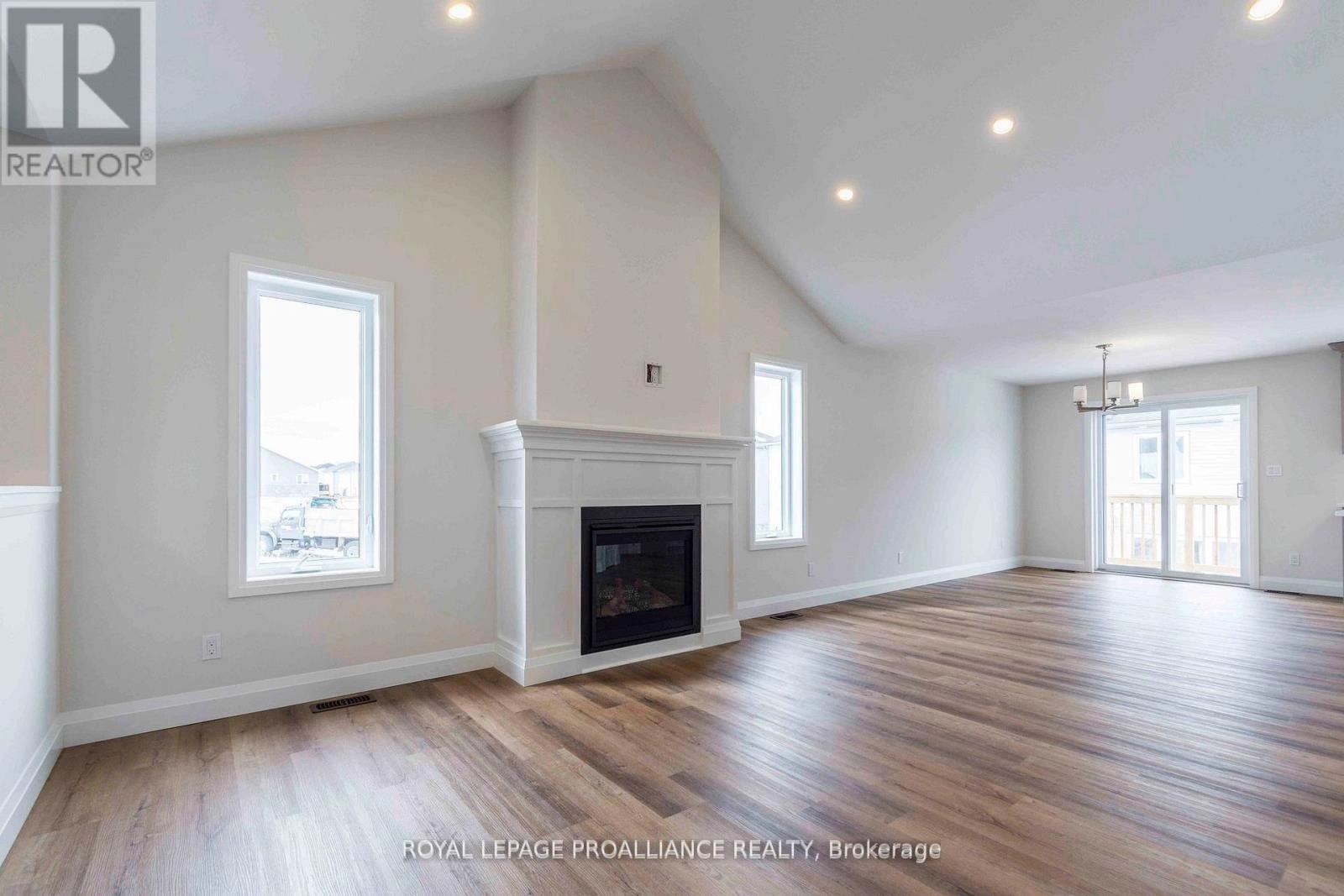 74 Stirling Crescent, Prince Edward County, Ontario K0K 2T0 - Photo 5 - X12325973