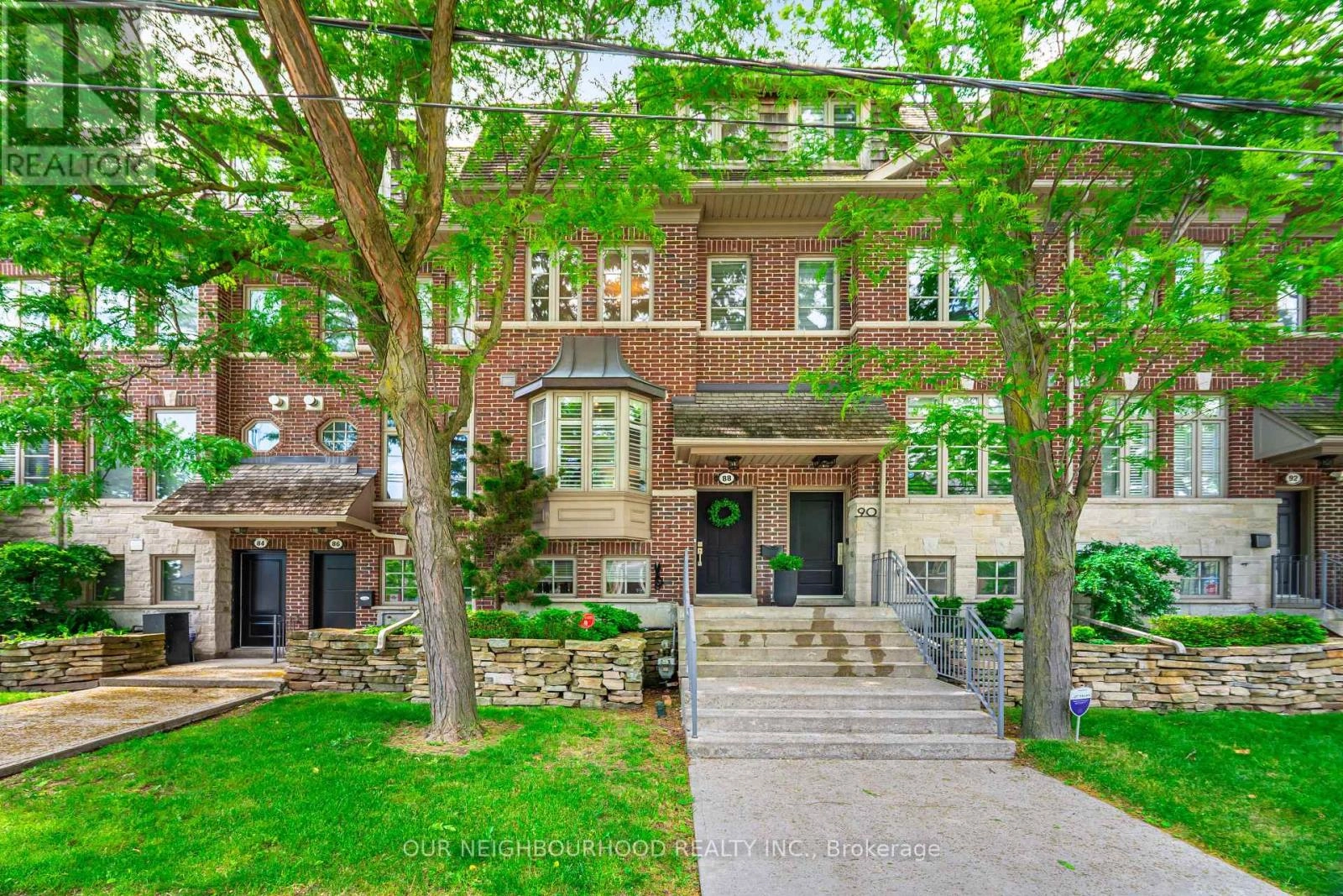 88 Milton Street, Toronto, Ontario  M8Y 2Y2 - Photo 1 - W12326147