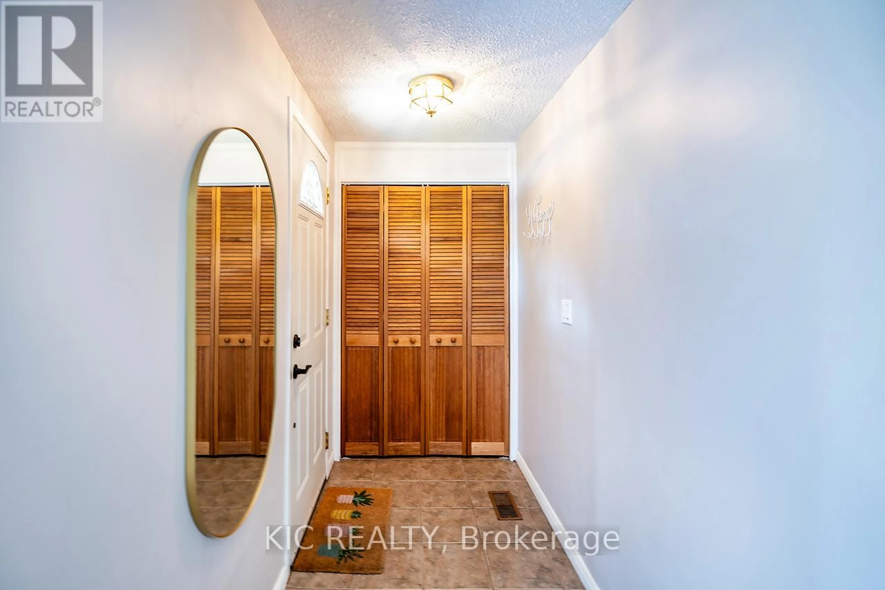 774 Edna Court, Oshawa, Ontario  L1H 7X8 - Photo 3 - E12326577