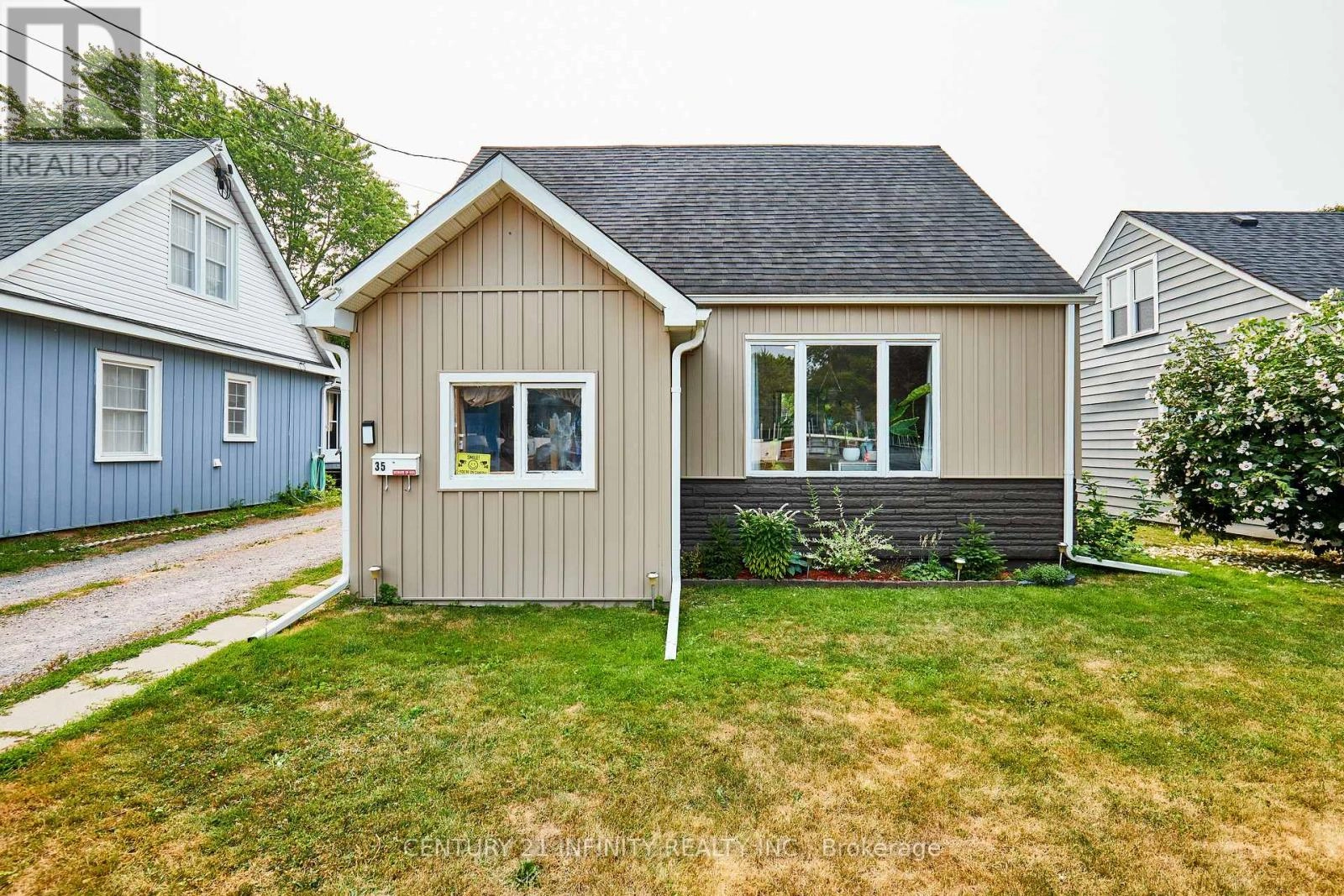35 Caroline Street, Port Hope, Ontario  L1A 1Y6 - Photo 2 - X12326654