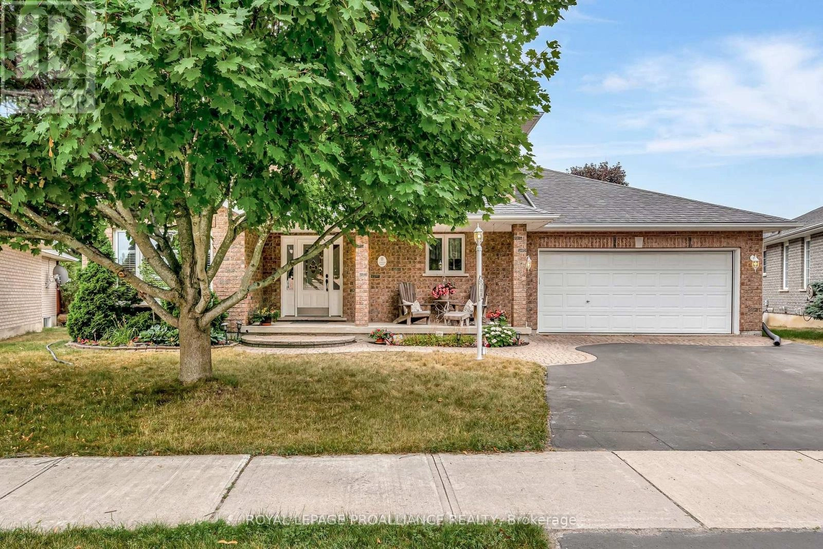 8 Linden Lane, Belleville, Ontario  K8N 5W9 - Photo 1 - X12327272