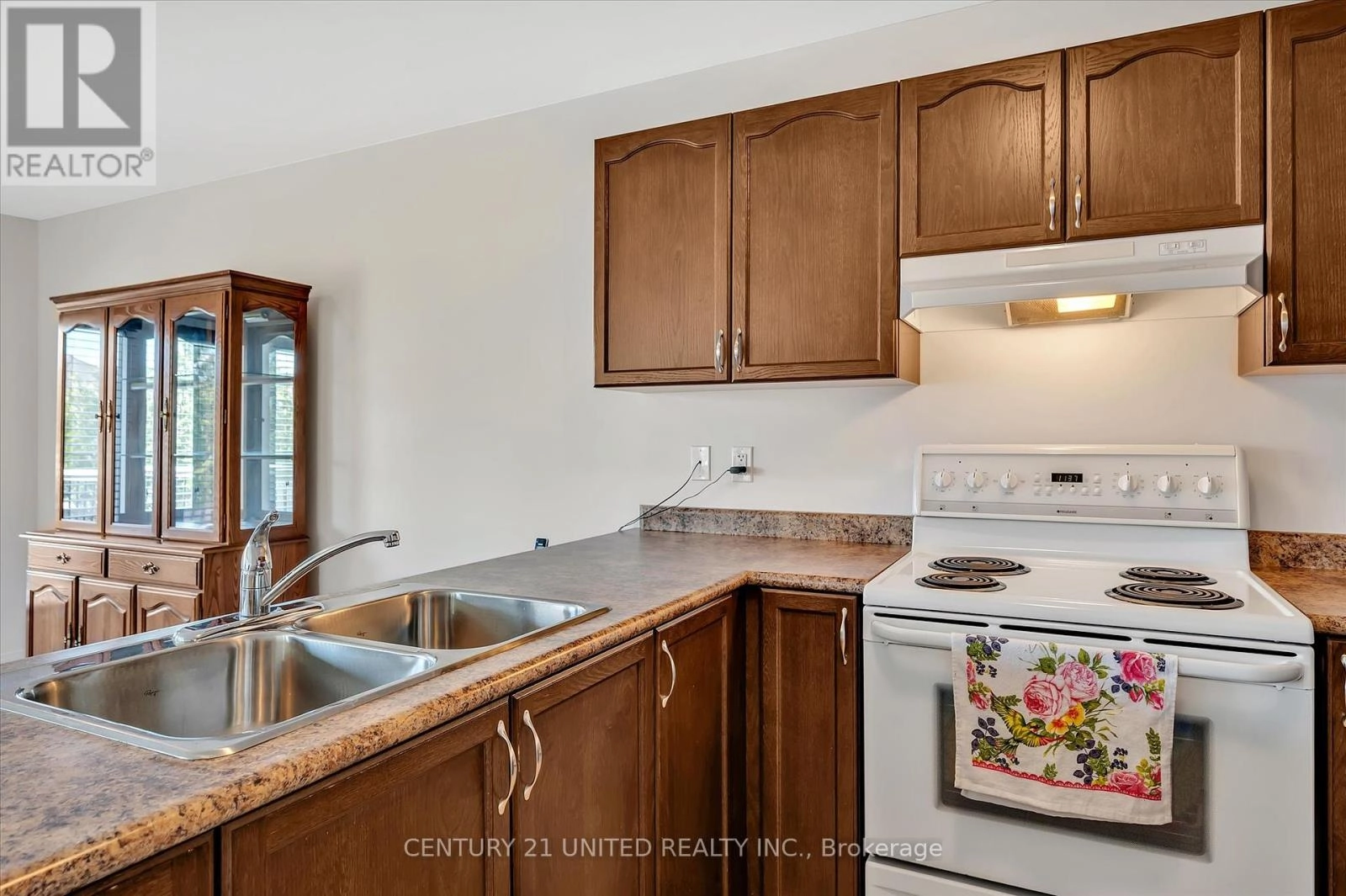 2691 Foxmeadow Road, Peterborough East, Ontario  K9L 0A8 - Photo 2 - X12329721