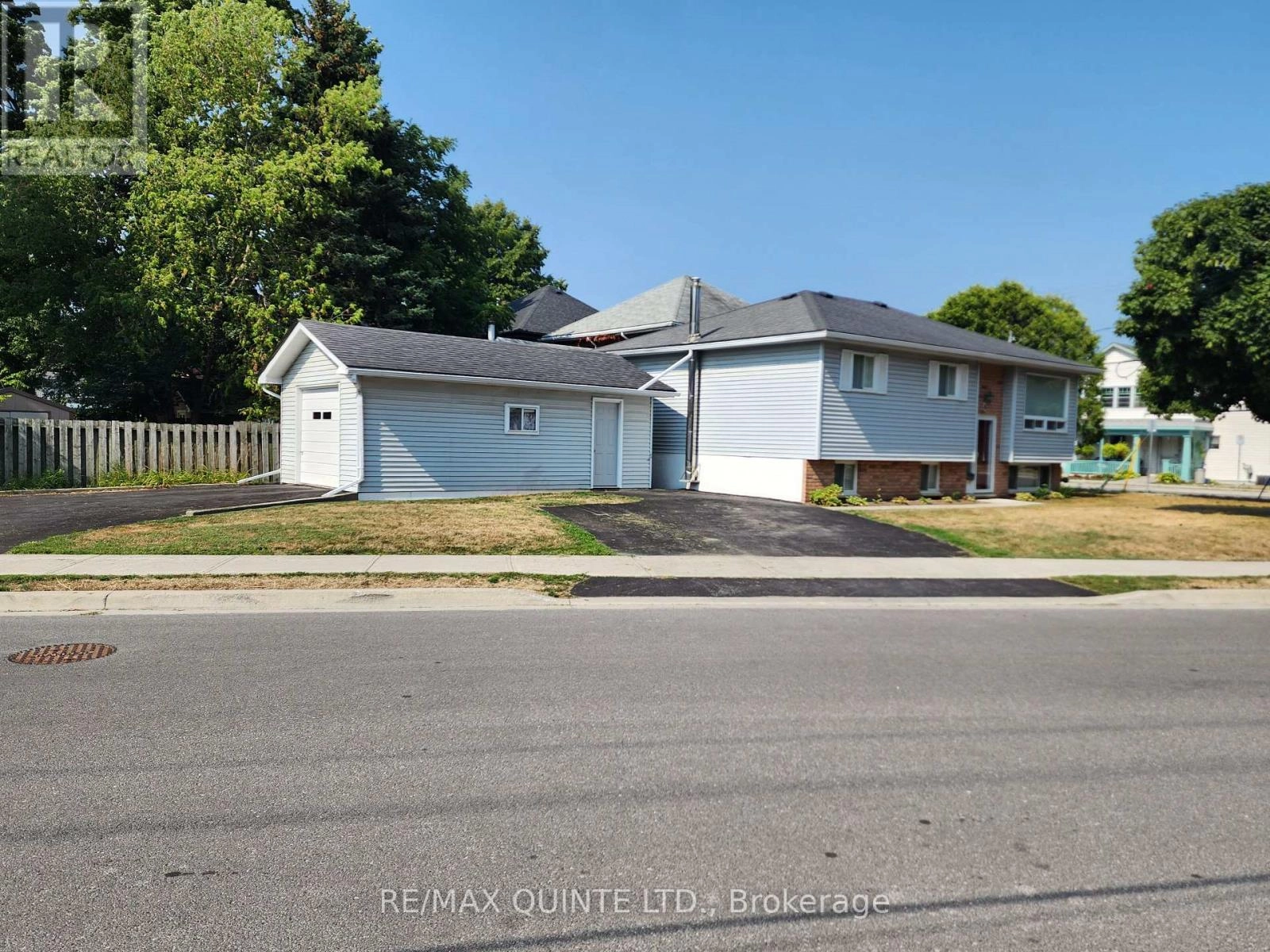 8 Park Street S, Belleville, Ontario  K8P 2W9 - Photo 1 - X12329818