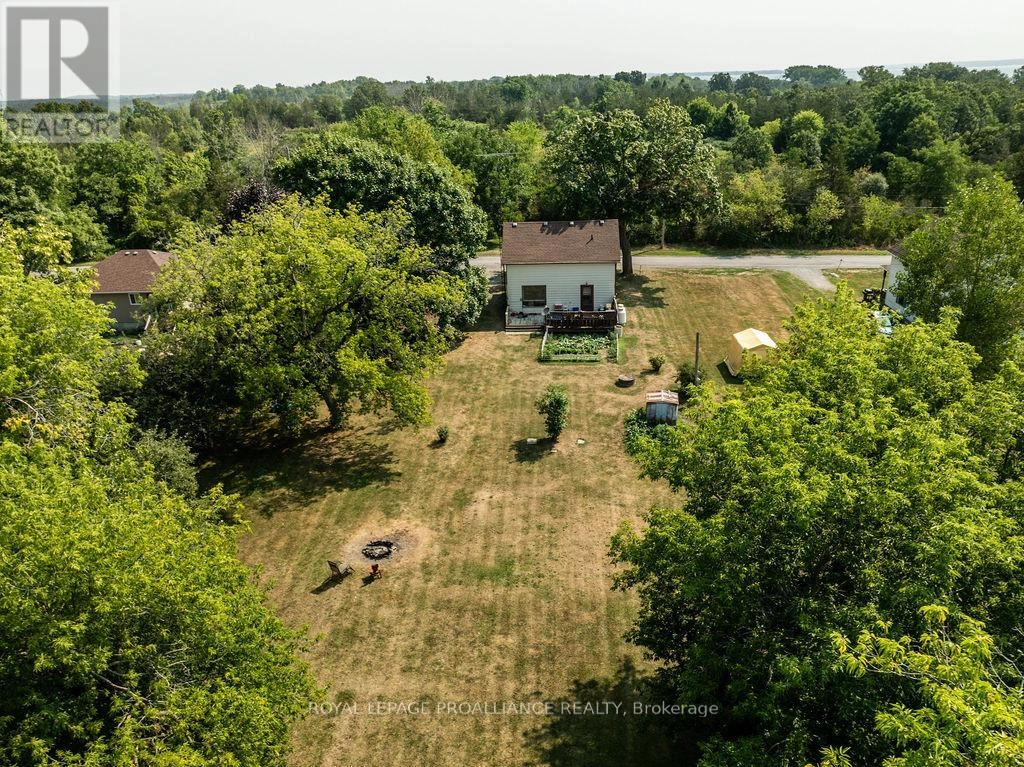 72 Doxtator Drive, Belleville, Ontario  K8N 4Z4 - Photo 2 - X12330438