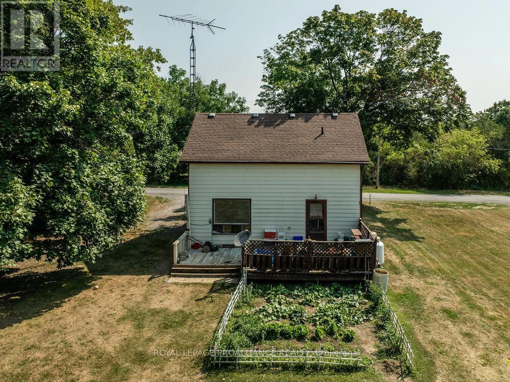 72 Doxtator Drive, Belleville, Ontario  K8N 4Z4 - Photo 3 - X12330438