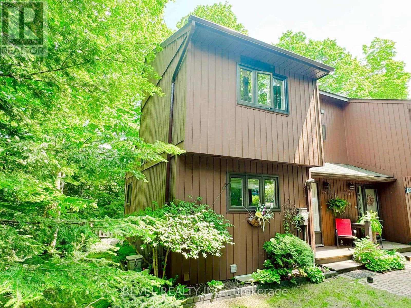 5 - 75 Southbank Drive, Bracebridge, Ontario  P1L 1G2 - Photo 1 - X12330447