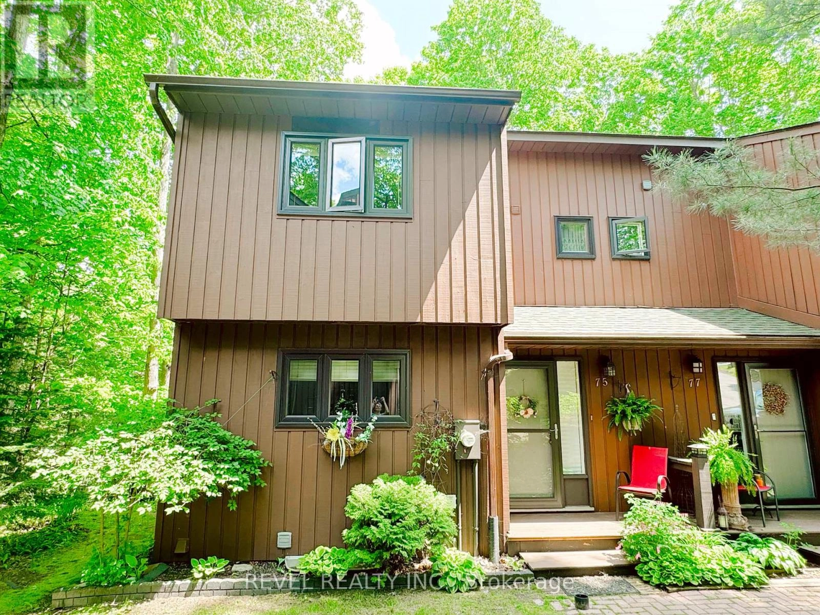 5 - 75 Southbank Drive, Bracebridge, Ontario  P1L 1G2 - Photo 2 - X12330447