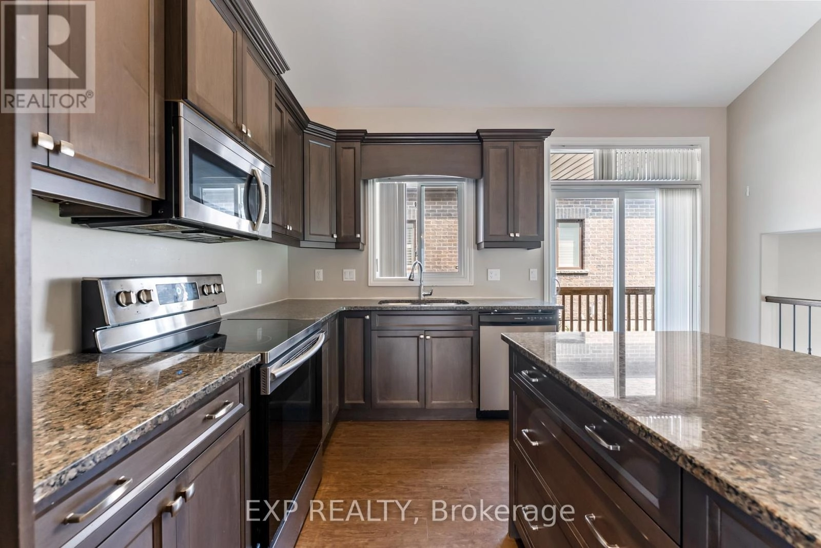 28 Stonecrest Boulevard, Quinte West, Ontario K8R 0A4 - Photo 11 - X12330493