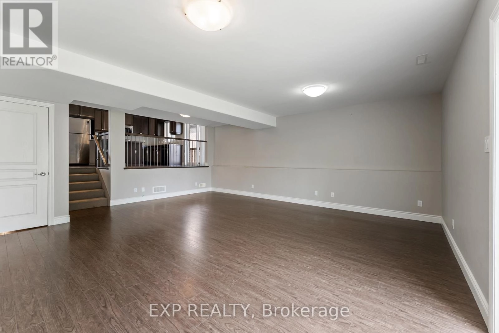 28 Stonecrest Boulevard, Quinte West, Ontario K8R 0A4 - Photo 13 - X12330493