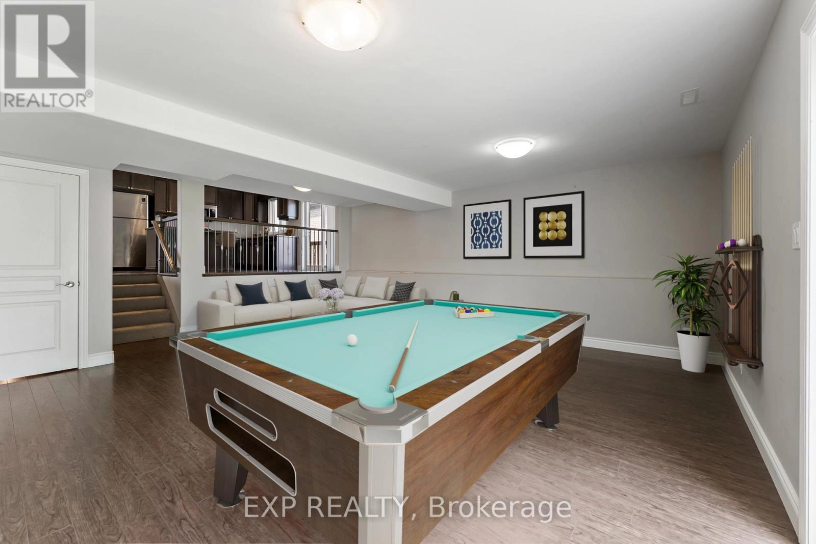 28 Stonecrest Boulevard, Quinte West, Ontario K8R 0A4 - Photo 14 - X12330493