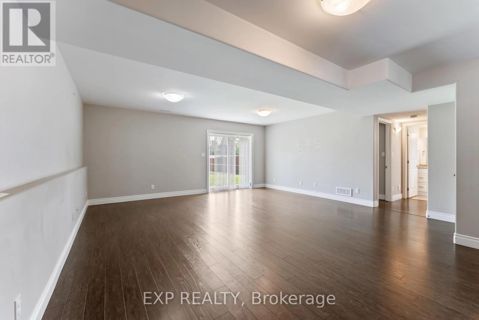 28 Stonecrest Boulevard, Quinte West, Ontario K8R 0A4 - Photo 15 - X12330493